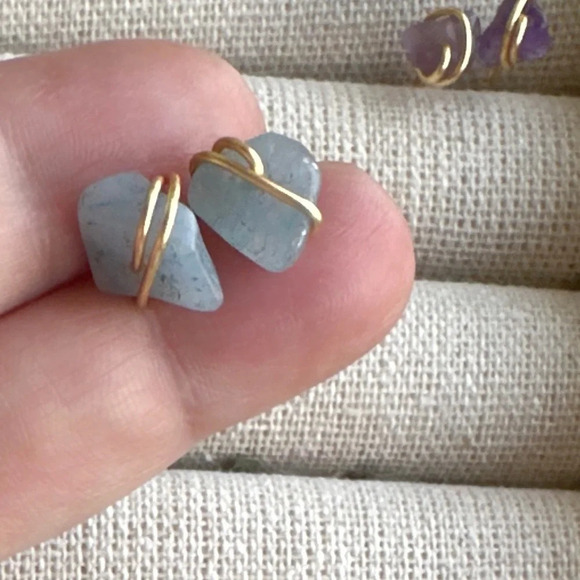 Raw aquamarine confetti gold statement studs earrings March birthstone - Picture 2 of 8